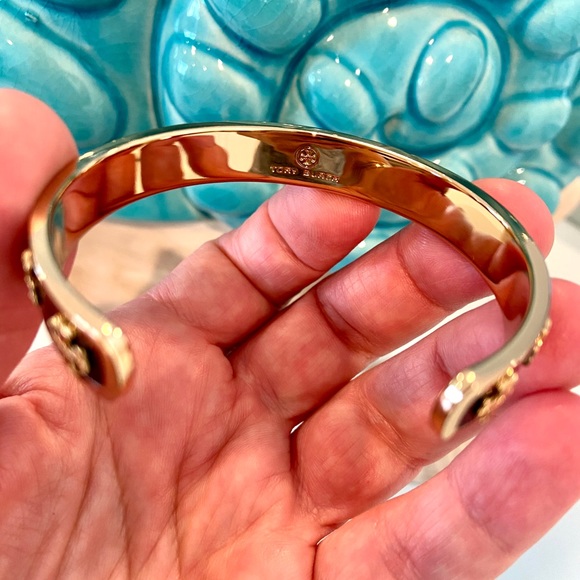 NWOT Authentic Luxury Minimalist Tory Burch Enamel Raised Logo Cuff - Picture 14 of 17
